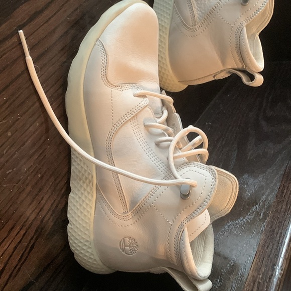 Women’s Tmberland Hiking Shoes - Picture 5 of 10